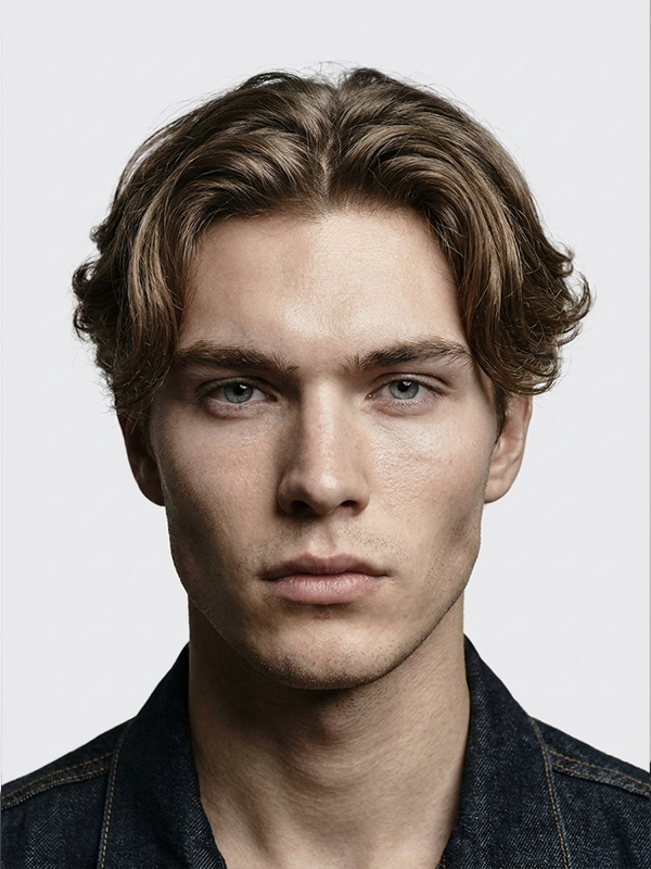 Na — Gardiner Frisyr 